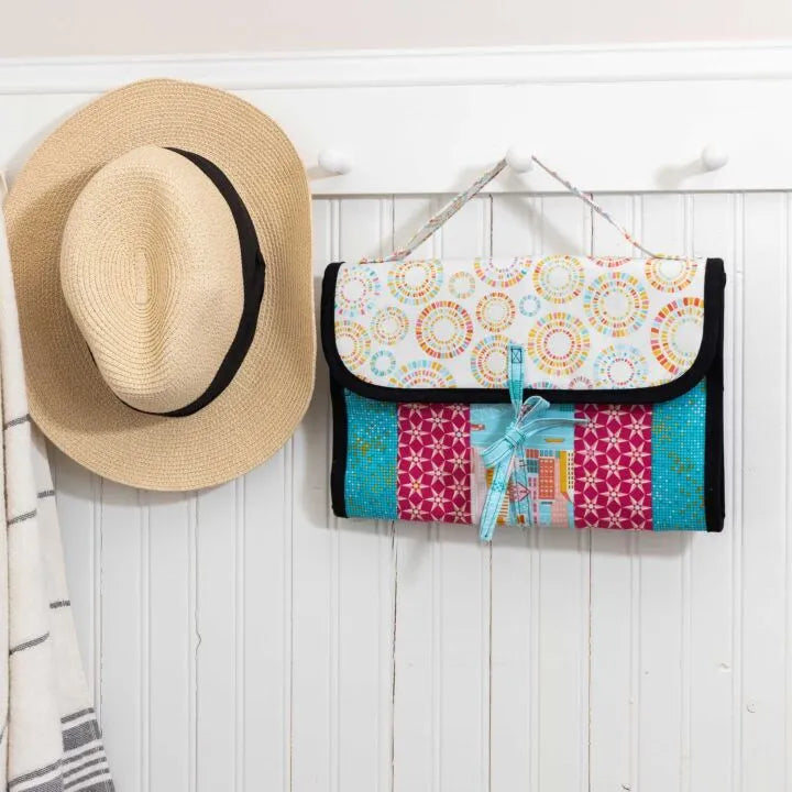 AccuQuilt Hanging Travel Organizer Bag Quilt-As-You-Go Kit with Zippity-Do-Done Zipper | #51048