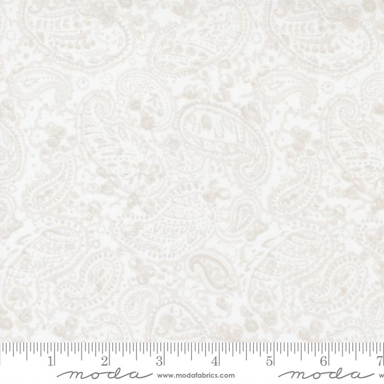 The Shores Linen White Pebble